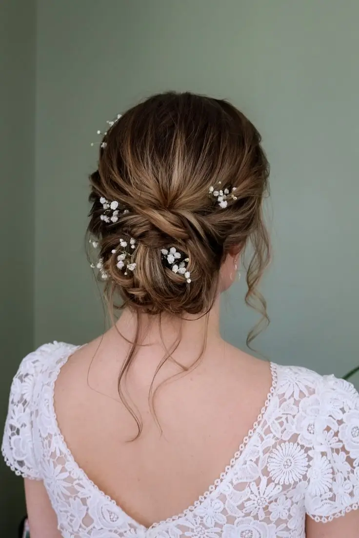 Coiffure Mariage Cheveux Mi-Longs : 17 Idées Chic et Tendance pour 2025