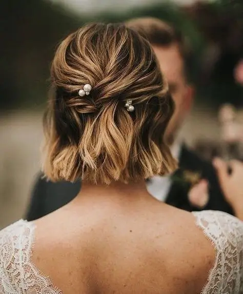 Coiffure Mariage Cheveux Mi-Longs : 17 Idées Chic et Tendance pour 2025
