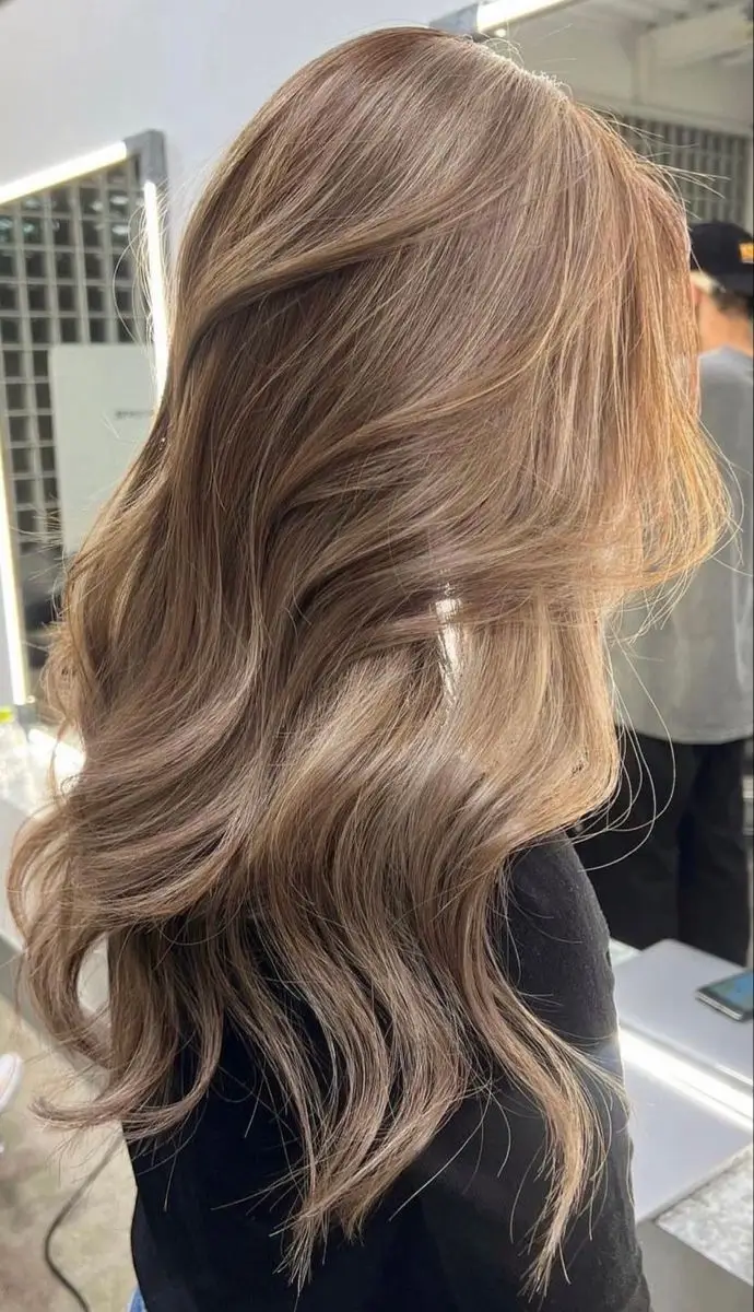 15 Couleurs de Cheveux Tendance à Essayer en 2025