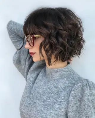 18 idées de coupe tendance pour sublimer vos cheveux frisés naturels