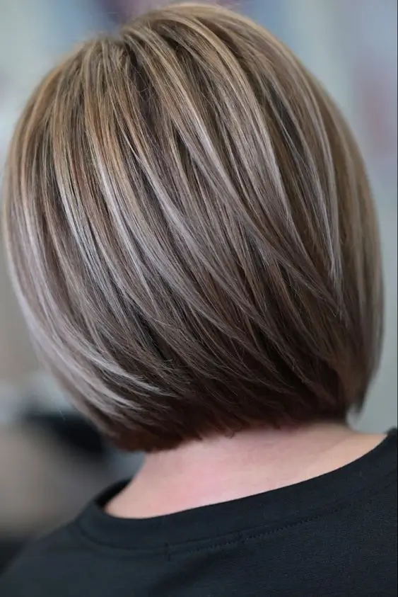 Les Meilleures Coupes de Cheveux Mi-Longs à Adopter en 2025