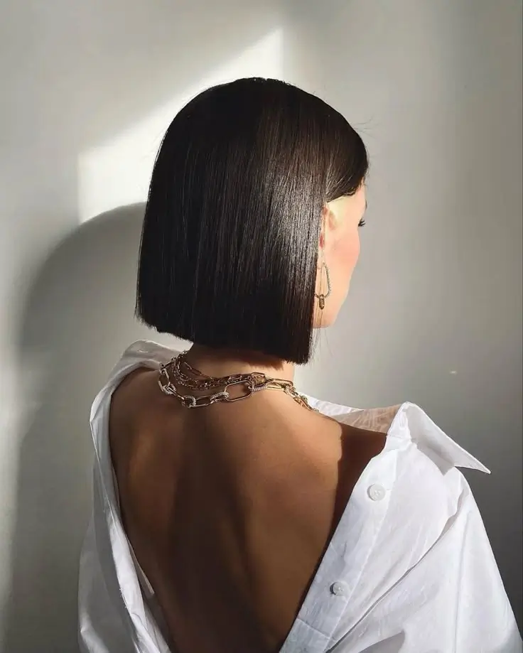 Les Meilleures Coupes de Cheveux Mi-Longs à Adopter en 2025