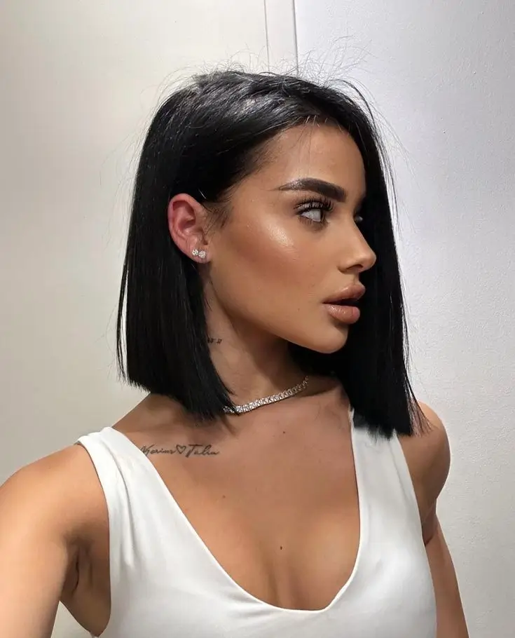 Les Meilleures Coupes de Cheveux Mi-Longs à Adopter en 2025