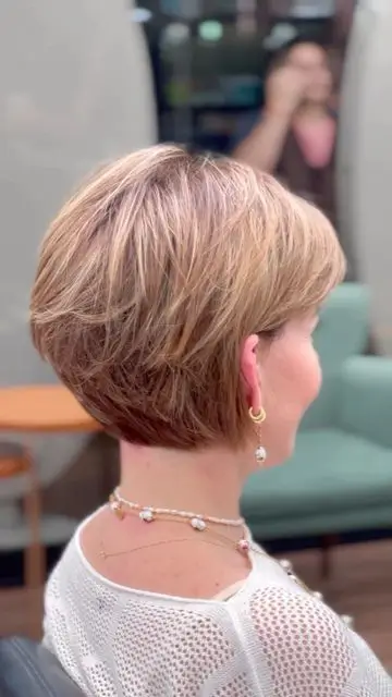 17 Idées de Coupes Courtes Tendance pour Femme de 60 Ans en 2025