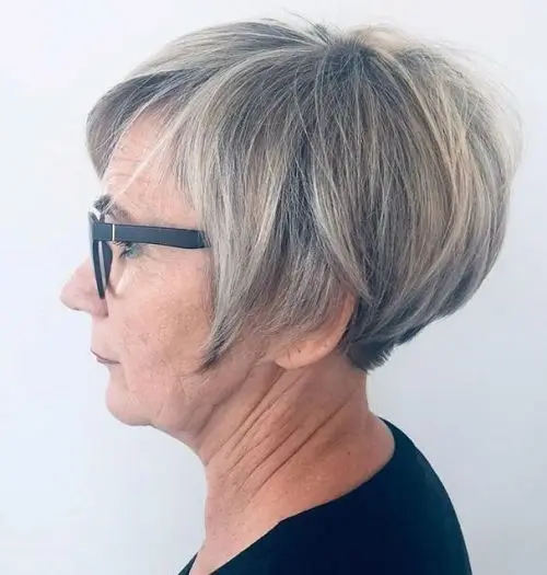 15 Idées de Coupes de Cheveux pour Femme de 50 Ans avec Lunettes en 2025