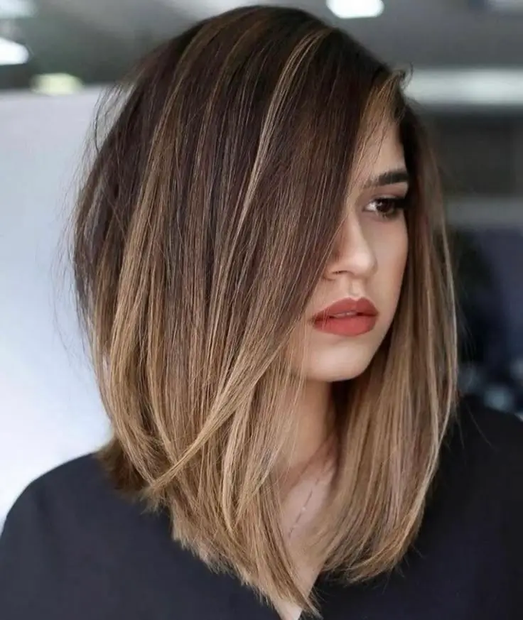 16 Idées de Coupes Mi Longues Dégradées à Essayer en 2025