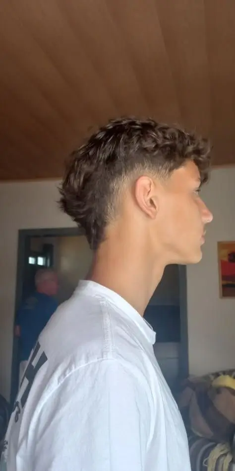 15 idées tendance de coupe taper pour homme à essayer en 2025