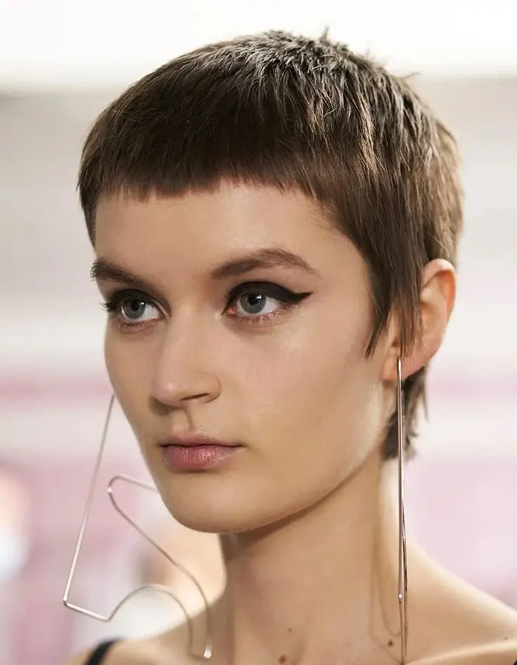 19 Coupes Courtes Pour l'Été 2025 à Adopter Sans Hésiter