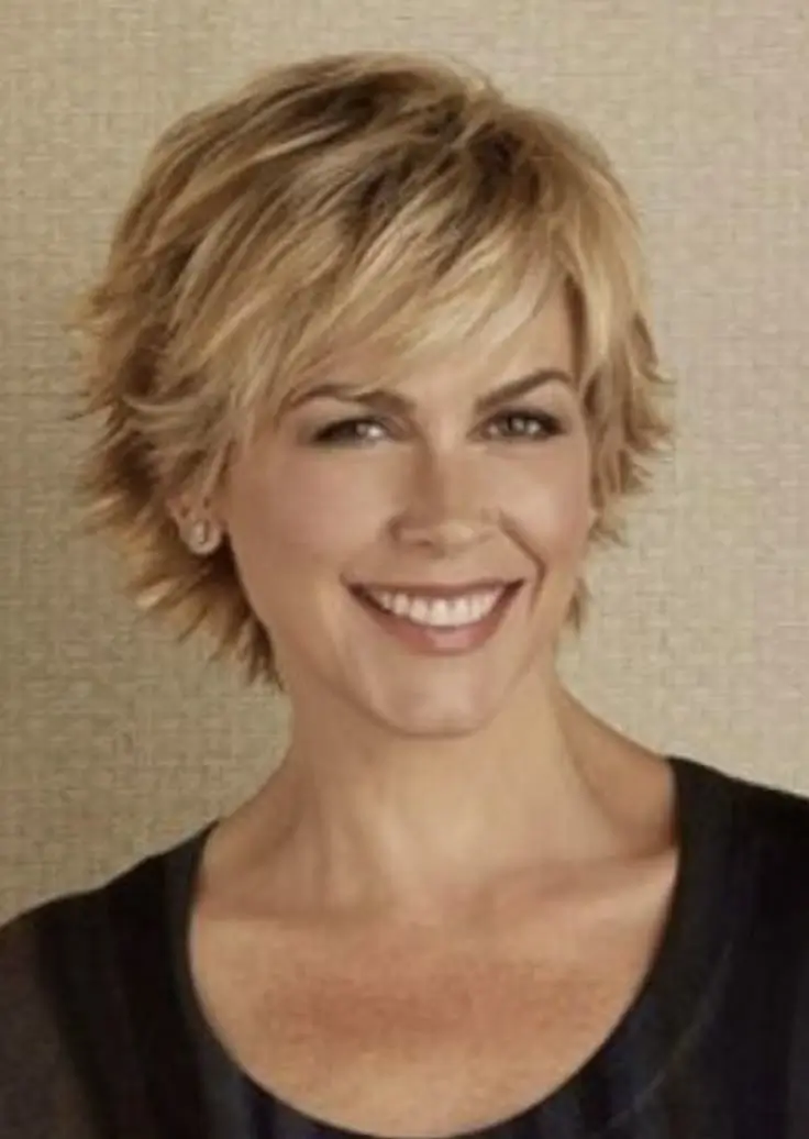 15 Idées de Coupes Courtes Effilées pour Femme de 50 Ans en 2025