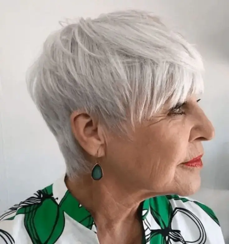 15 Idées de Coupes Courtes Effilées pour Femme de 50 Ans en 2025