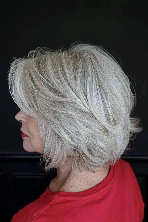 15 Idées de Coupes Courtes Effilées pour Femme de 50 Ans en 2025