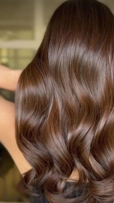 15 Idées de Couleurs et Coiffures Cheveux Châtain Incontournables