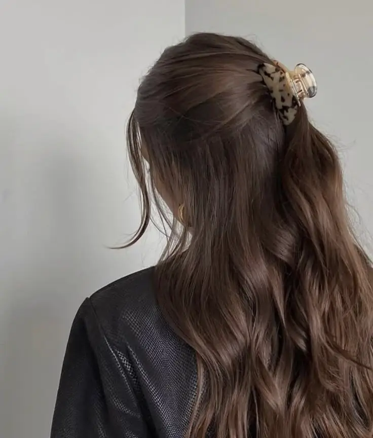 15 Idées de Couleurs et Coiffures Cheveux Châtain Incontournables