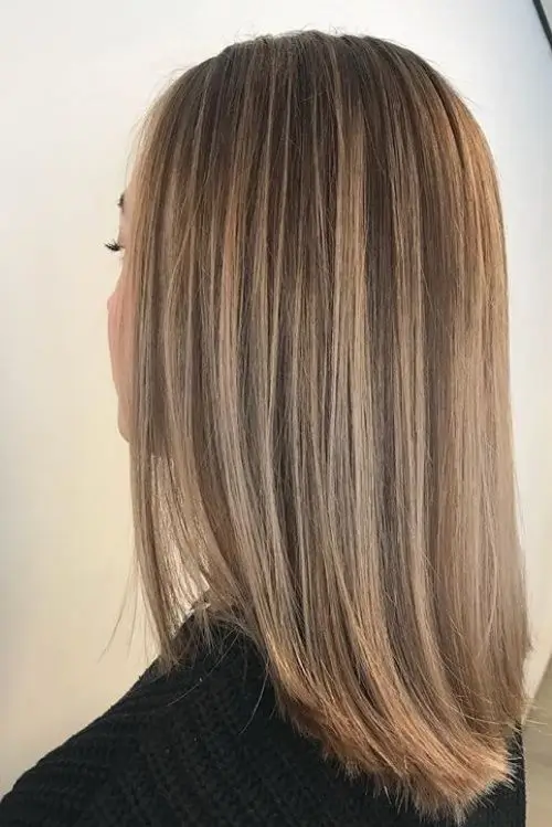 Cheveux Châtain Clair : 15 Idées de Styles et Conseils pour Une Couleur Radieuse