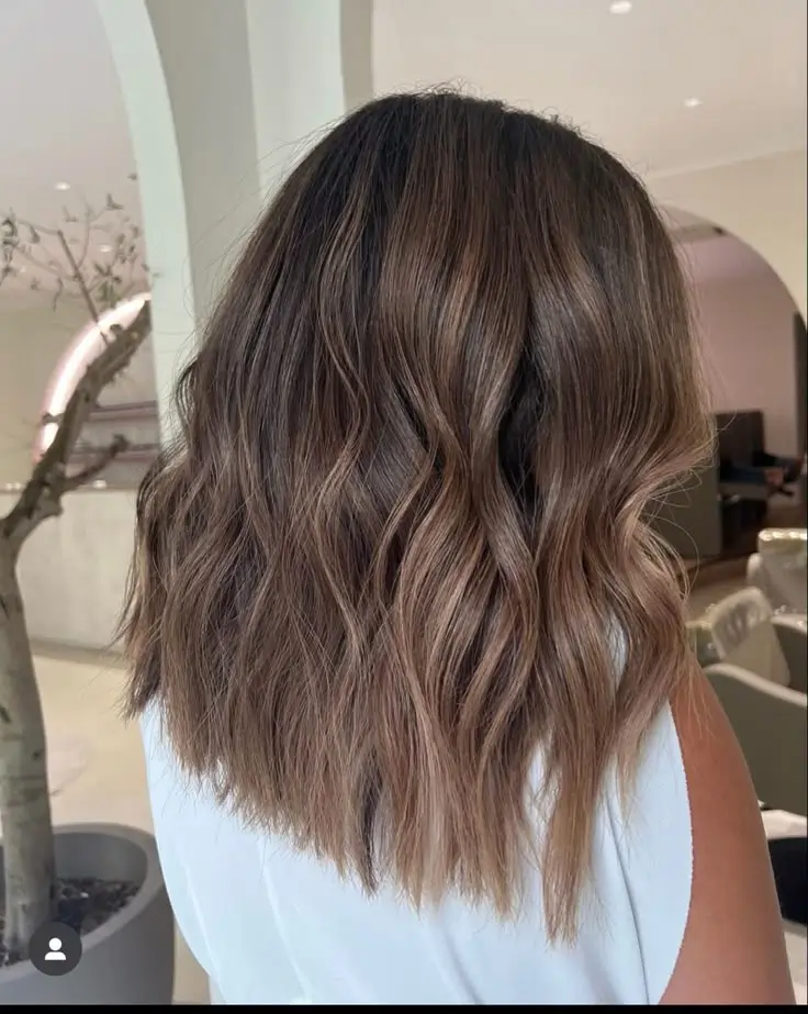 Couleur Cheveux Chocolat 2025 : Découvrez les 16 Plus Belles Idées à Adopter