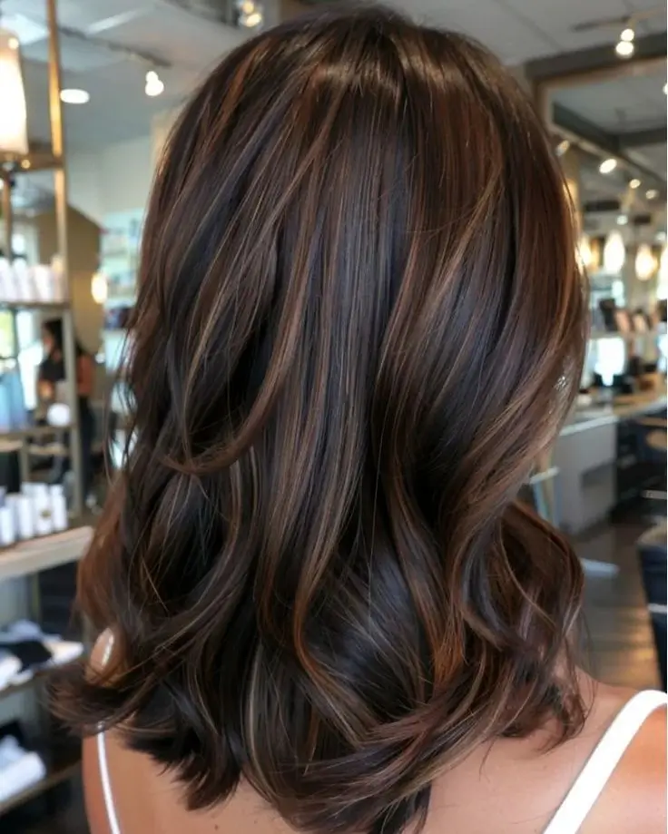 Couleur Cheveux Chocolat 2025 : Découvrez les 16 Plus Belles Idées à Adopter