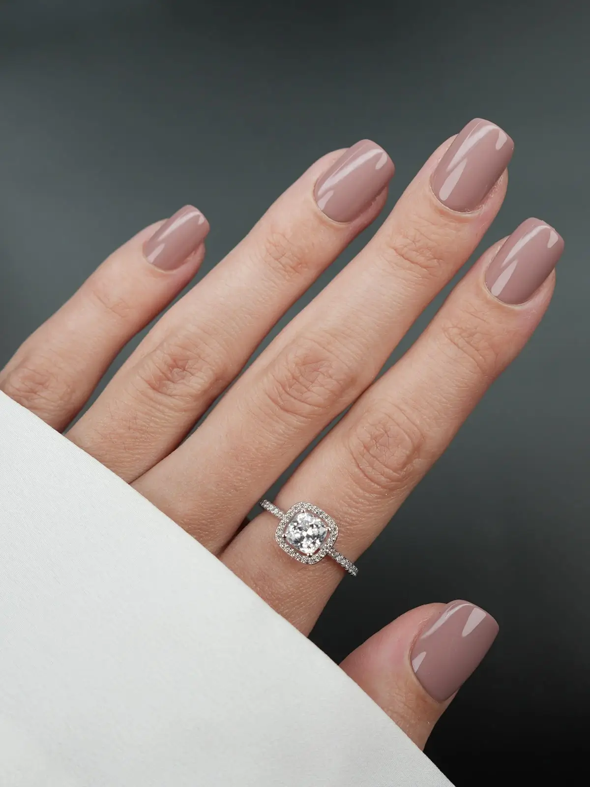 Couleur Ongle Automne 2025 : 16 Idées Tendance à Adopter