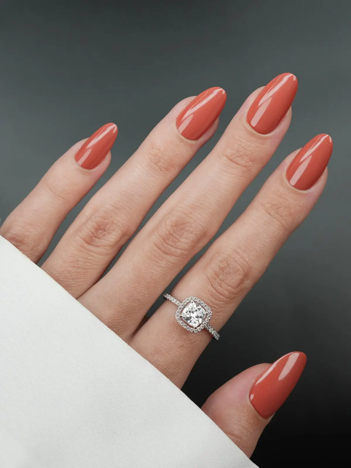 Couleur Ongle Automne 2025 : 16 Idées Tendance à Adopter
