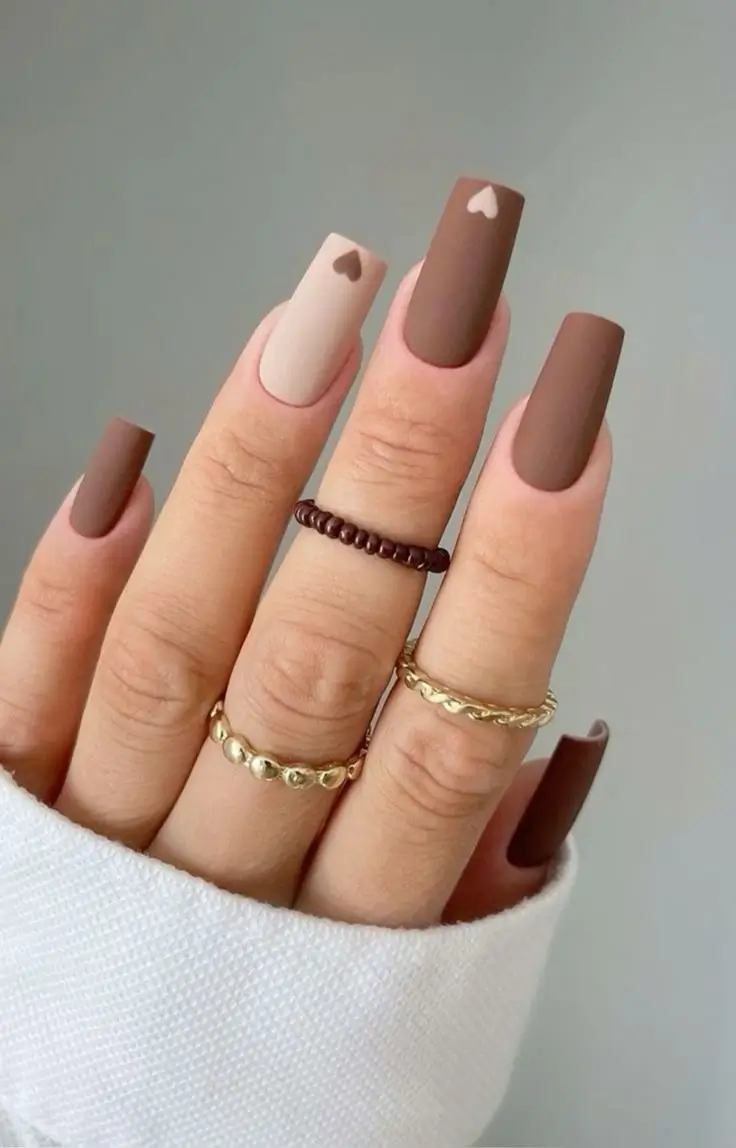 Couleur Ongle Automne 2025 : 16 Idées Tendance à Adopter