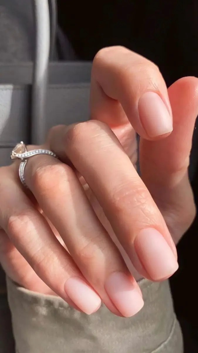 Couleur Ongle Automne 2025 : 16 Idées Tendance à Adopter