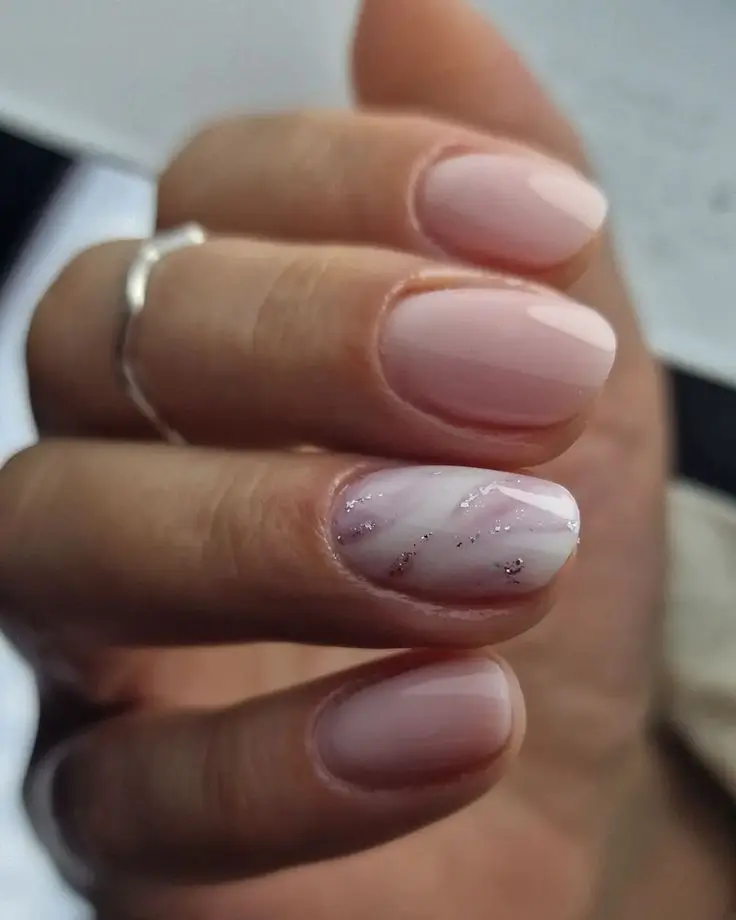 Couleur Ongle Automne 2025 : 16 Idées Tendance à Adopter