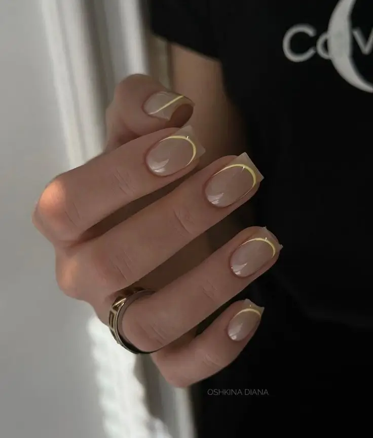 French Manucure 2025 : 15 Tendances et Inspirations à Ne Pas Manquer