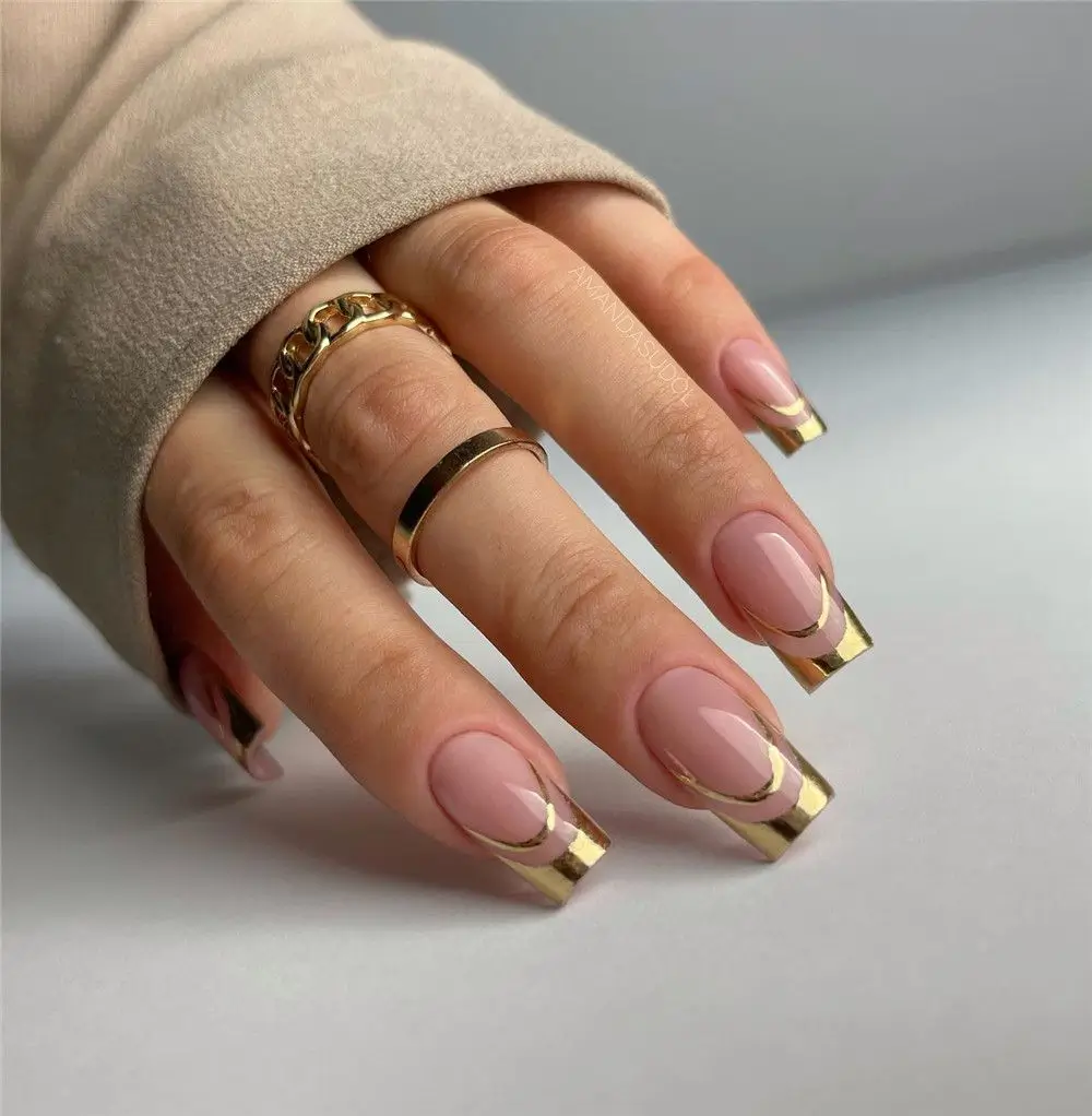 French Manucure 2025 : 15 Tendances et Inspirations à Ne Pas Manquer