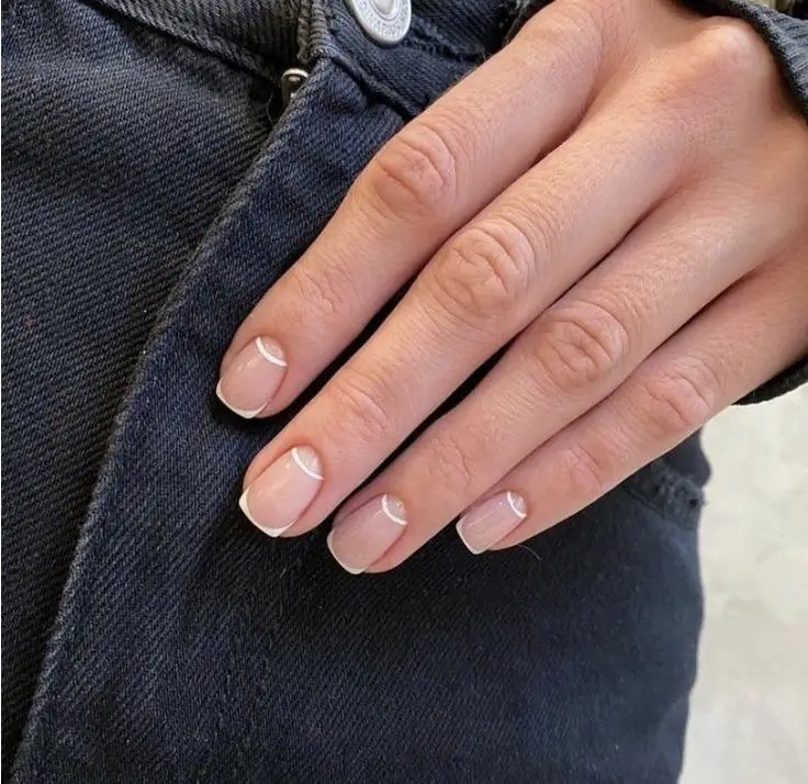 French Manucure 2025 : 15 Tendances et Inspirations à Ne Pas Manquer