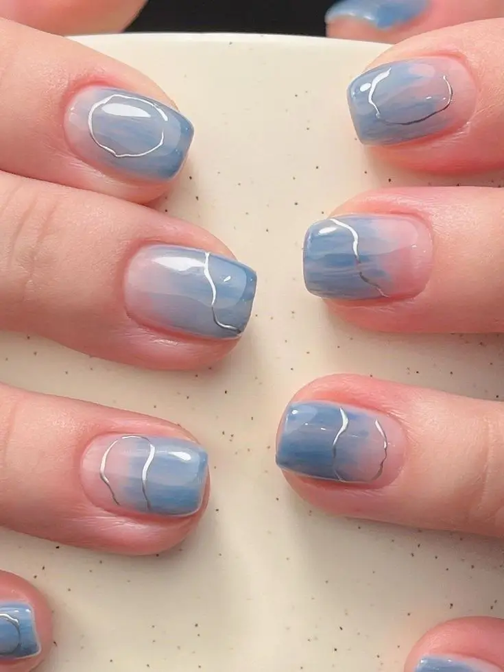 19 Idées Chic et Tendance pour Sublimer Vos Ongles Courts en 2025