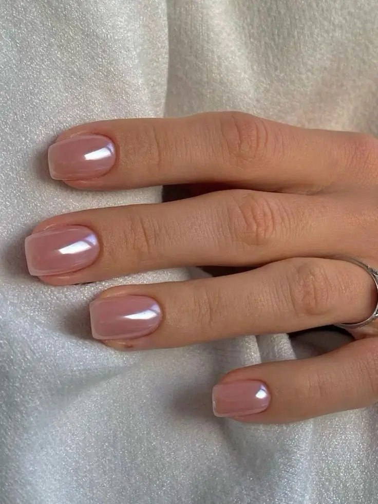 19 Idées Chic et Tendance pour Sublimer Vos Ongles Courts en 2025