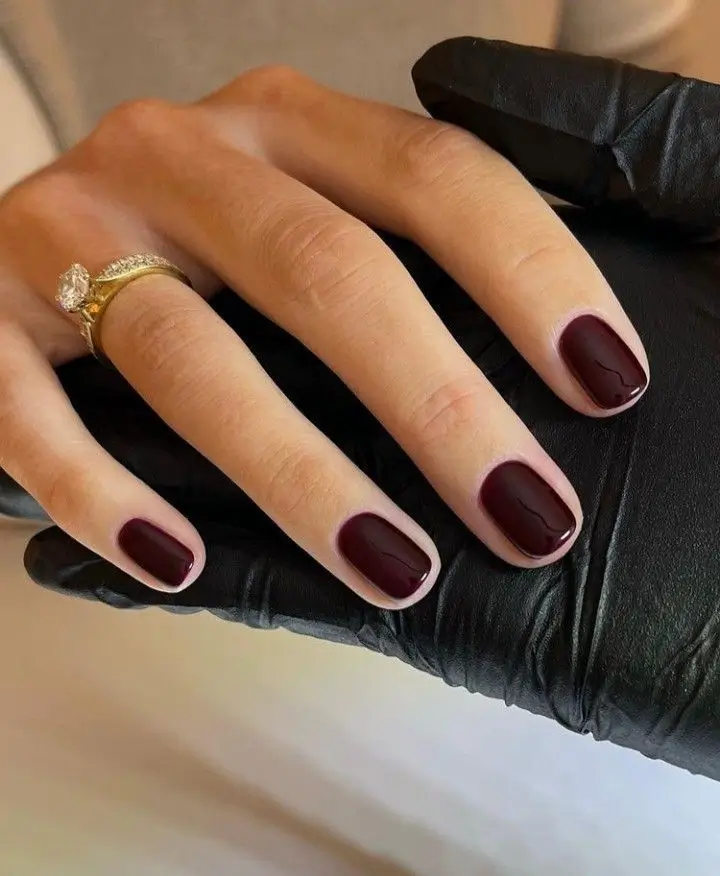 19 Idées Chic et Tendance pour Sublimer Vos Ongles Courts en 2025