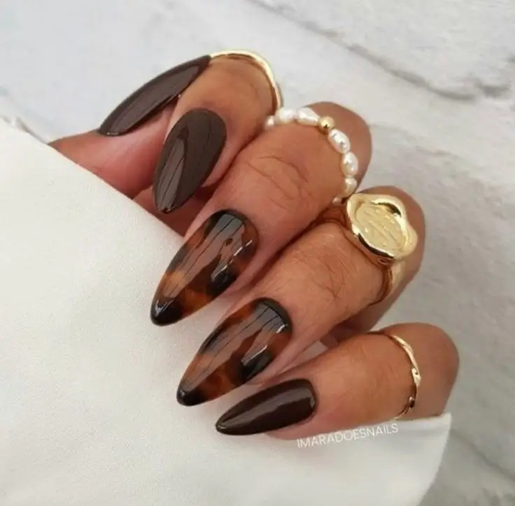 18 Idées de Manucure Automne 2025 Pour Sublimer Vos Ongles