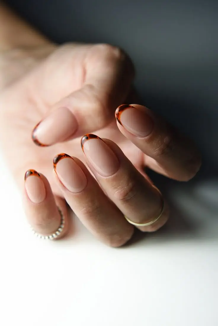 18 Idées de Manucure Automne 2025 Pour Sublimer Vos Ongles