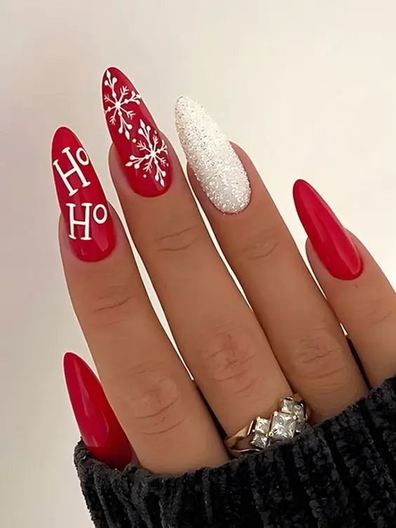 16 Idées de Manicure de Noël 2025 à Adopter pour les Fêtes