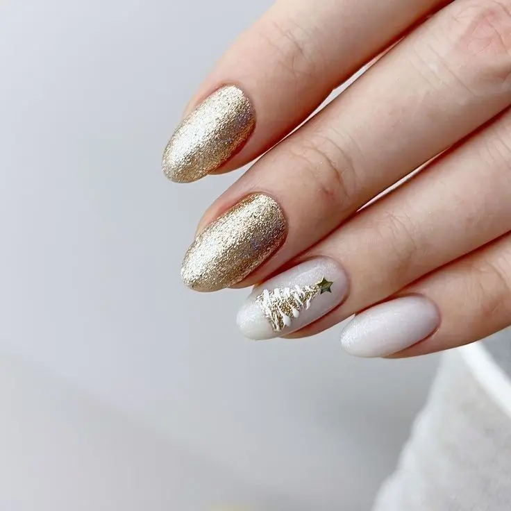 16 Idées de Manicure de Noël 2025 à Adopter pour les Fêtes