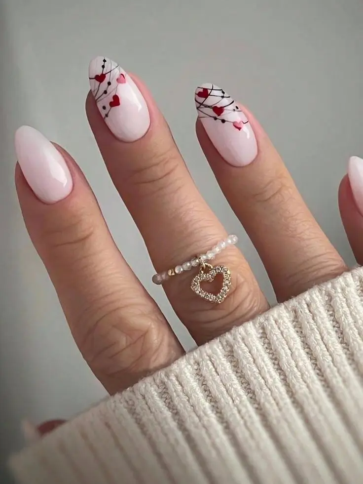 16 Idées de Nail Art Romantiques pour la Saint-Valentin 2025