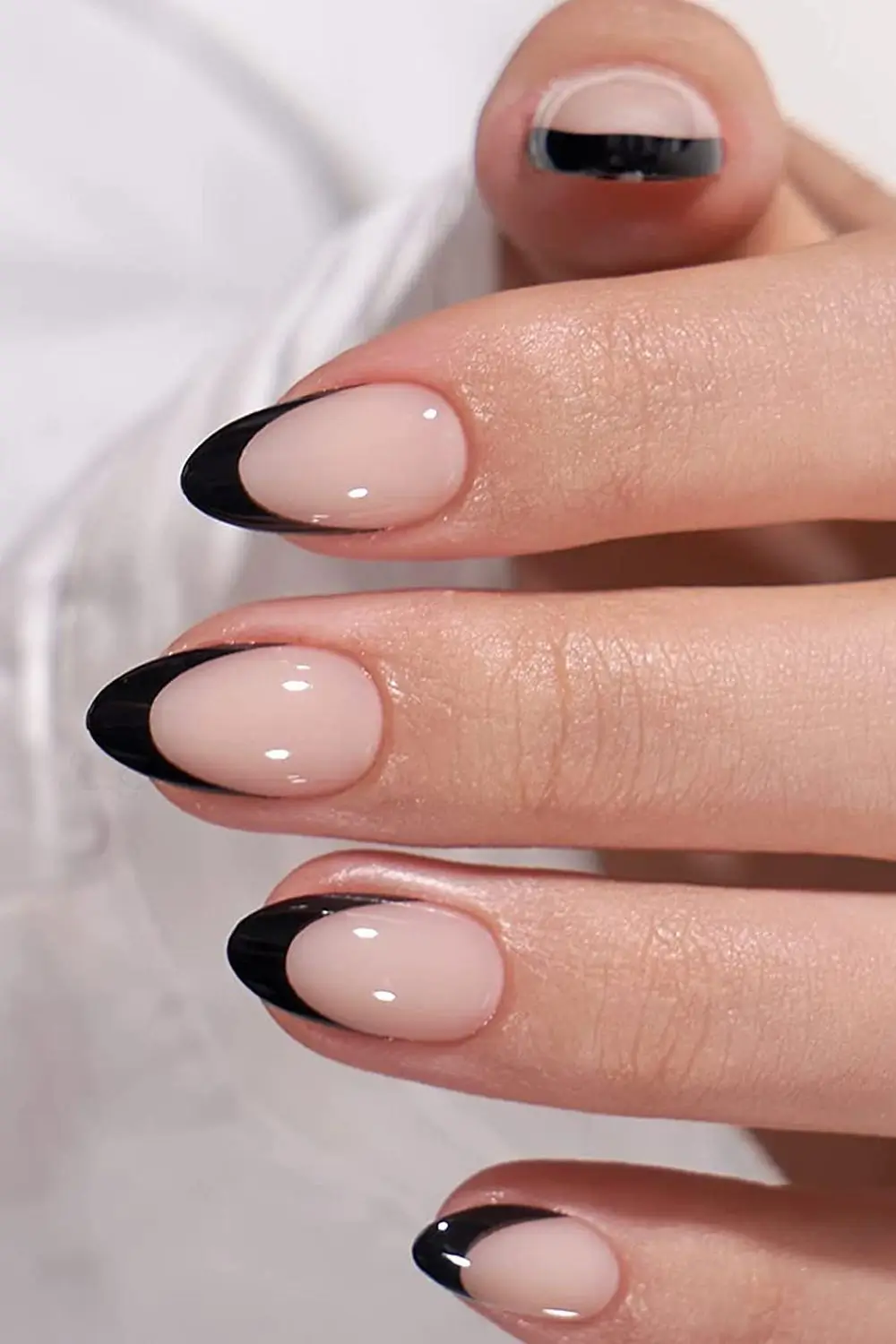 15 Idées de Manucure pour Sublimer vos Ongles Amande