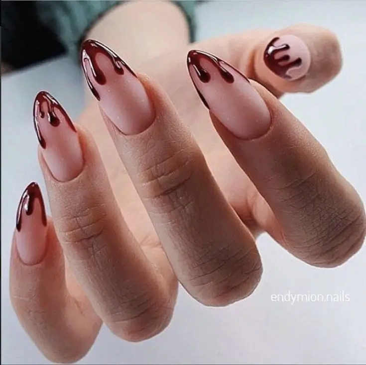 19 Idées de Nail Art pour Halloween 2025 à Essayer Cette Année