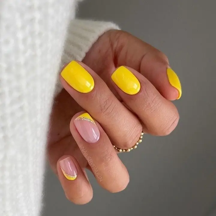 Pourquoi Vos Ongles Deviennent Jaunes : 18 Causes et Solutions Efficaces