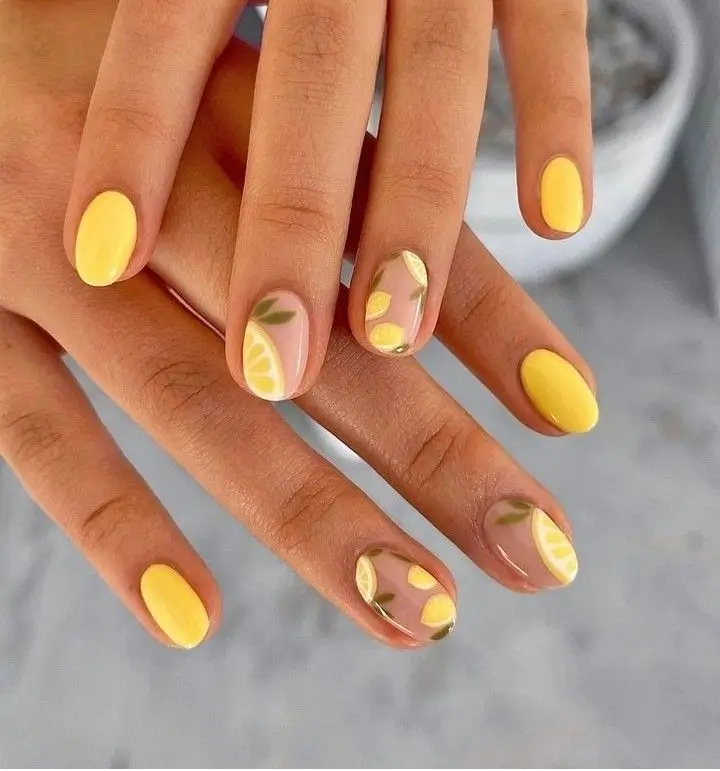 Pourquoi Vos Ongles Deviennent Jaunes : 18 Causes et Solutions Efficaces