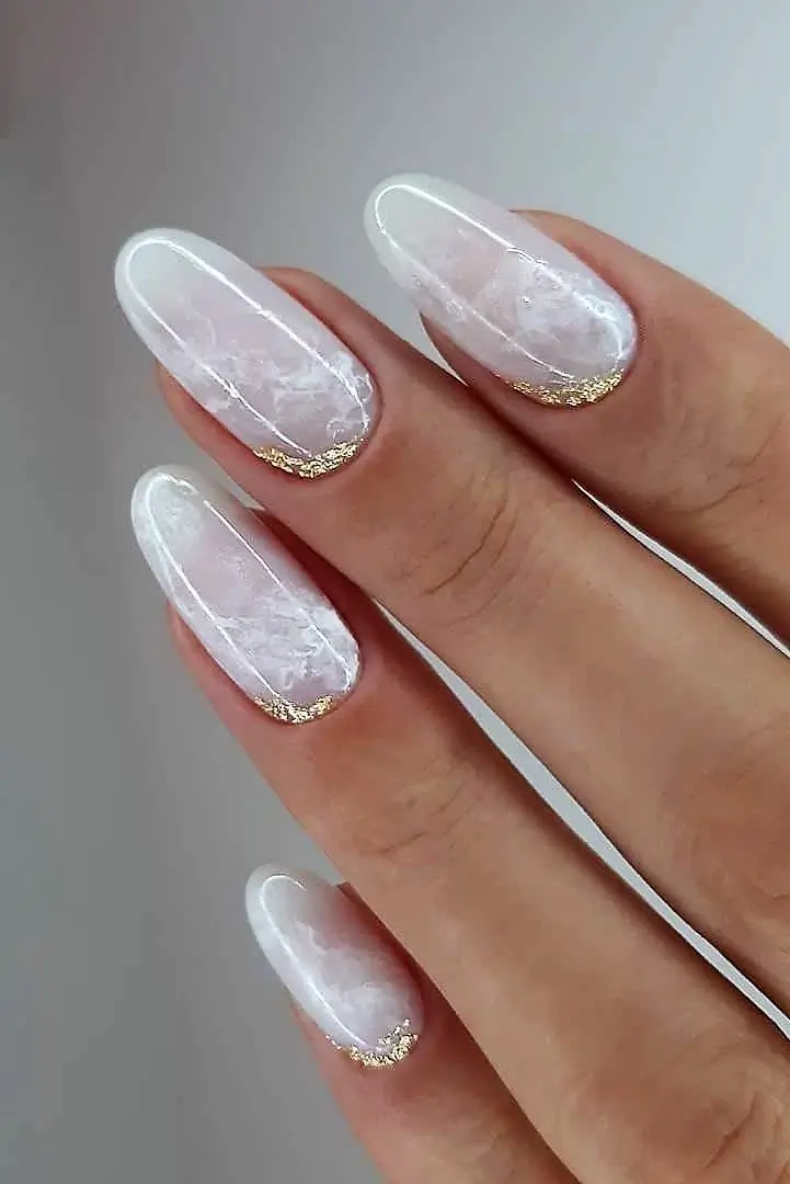 15 idées sublimes d’ongles mariage 2025 pour un look inoubliable