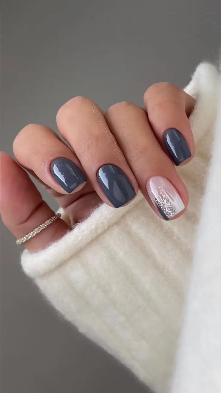 17 Idées d’Ongles de Noël Simples et Élégants à Adopter en 2025