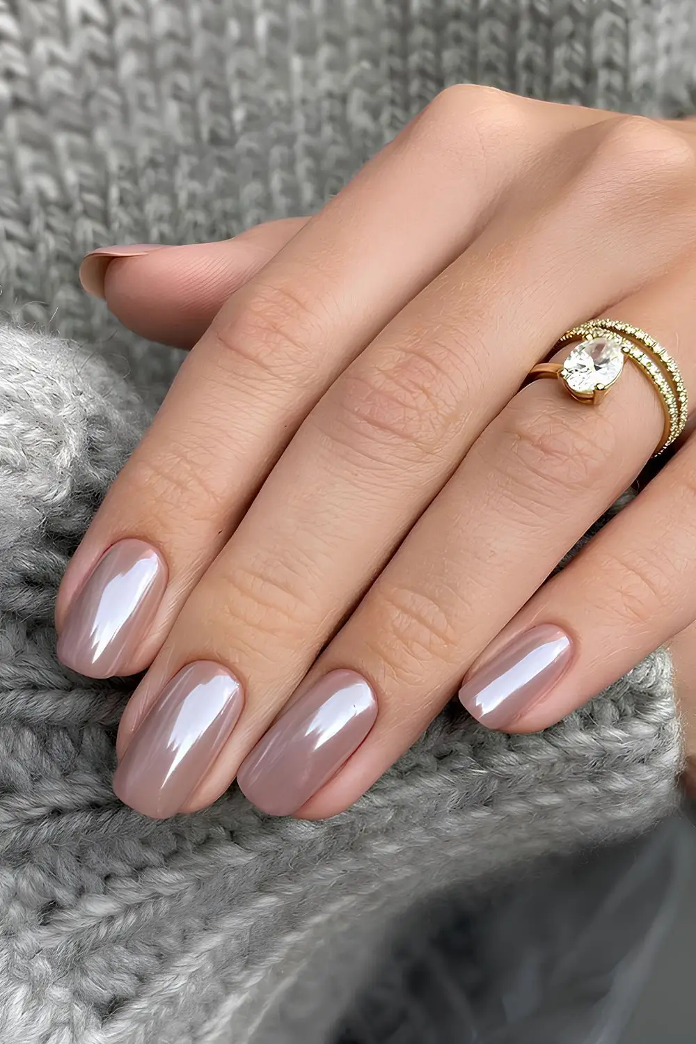 18 idées sublimes d’ongles nude à adopter en 2025