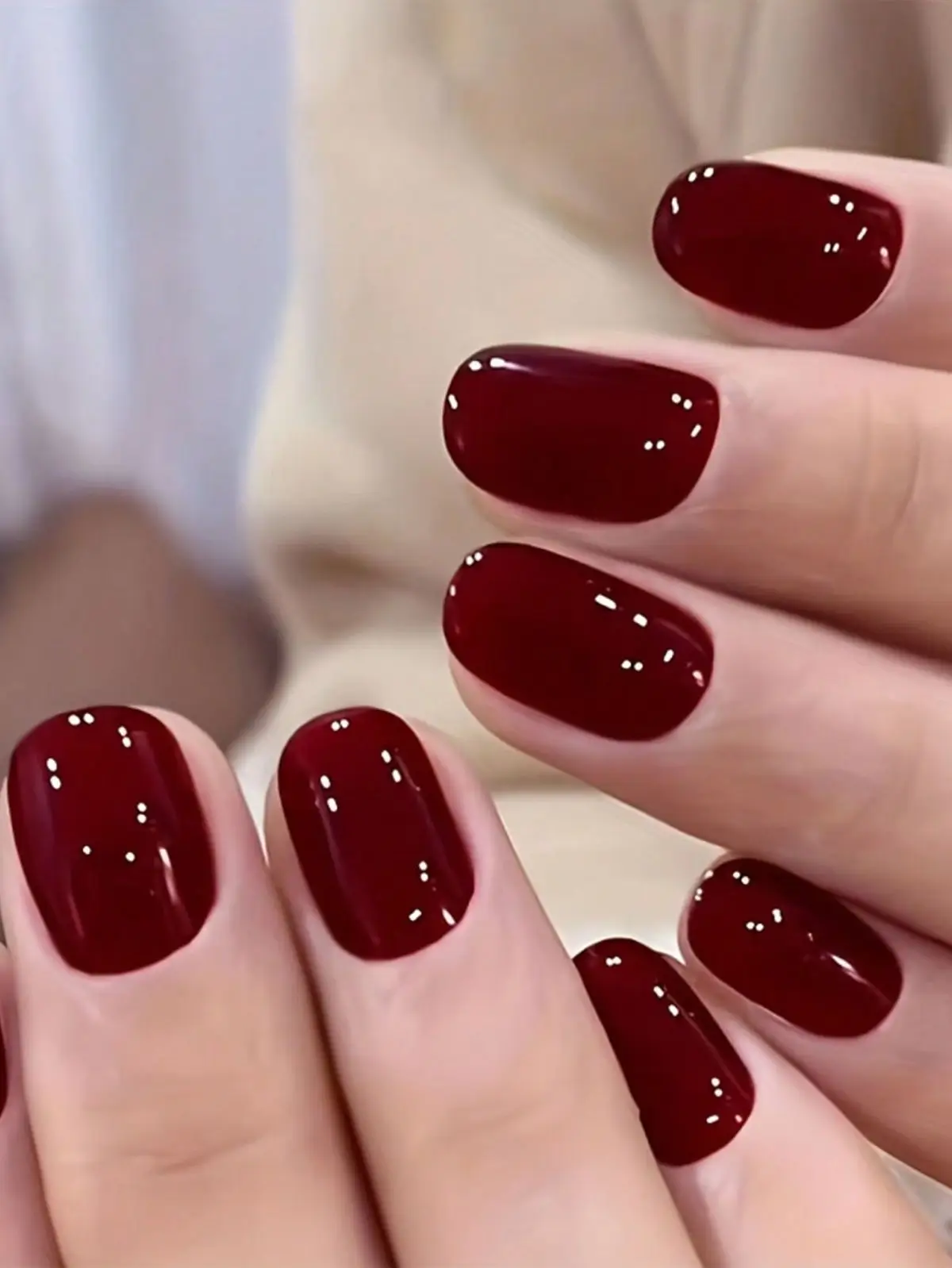 17 Idées Inspirantes d’Ongles Rouges pour un Look Élégant
