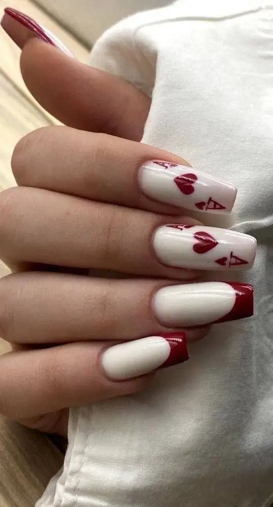 17 Idées Inspirantes d’Ongles Rouges pour un Look Élégant