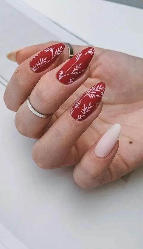 17 Idées Inspirantes d’Ongles Rouges pour un Look Élégant