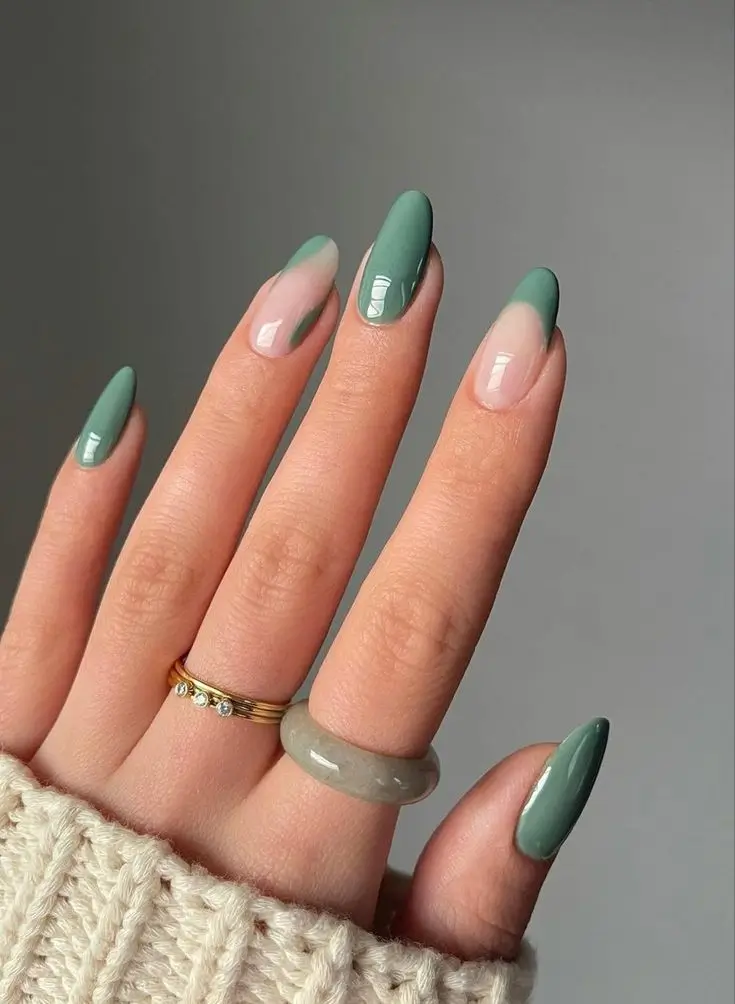 16 solutions pour traiter un ongle vert naturellement et efficacement