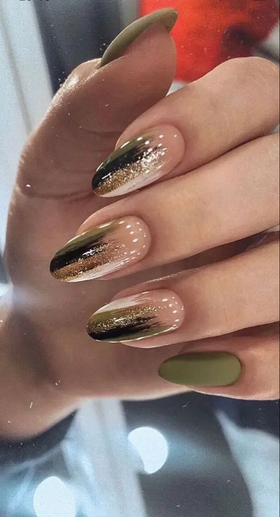 Ongles Automne 2025 : 16 Idées Inspirantes à Adopter Cette Saison