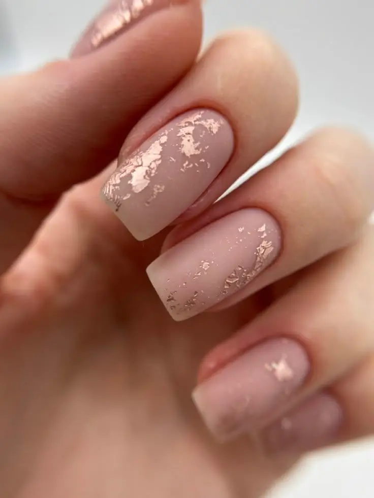 Ongles Automne 2025 : 16 Idées Inspirantes à Adopter Cette Saison