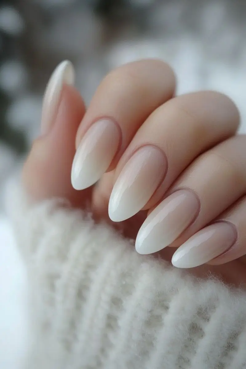 19 Idées Inspirantes d’Ongles Blancs pour Être Tendance en 2025